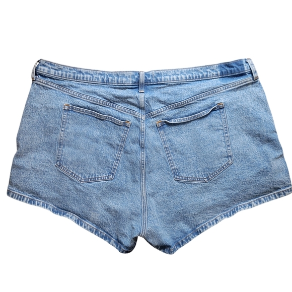 A&F Curve Love The Mom Short High Rise Lightwash Denim Jean Short Women 36 / 22 - Picture 4 of 7